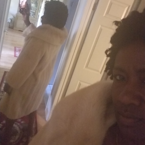 Mink coat - Picture 2 of 2